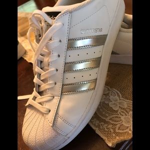 Superstar women’s Original Adidas fashion sneakers